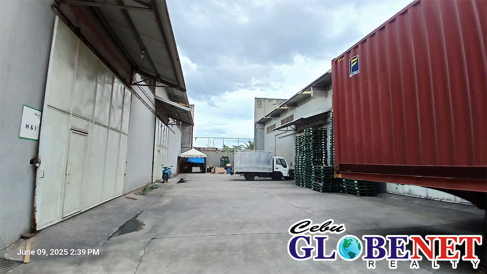 560 sqm Warehouse in Mandaue